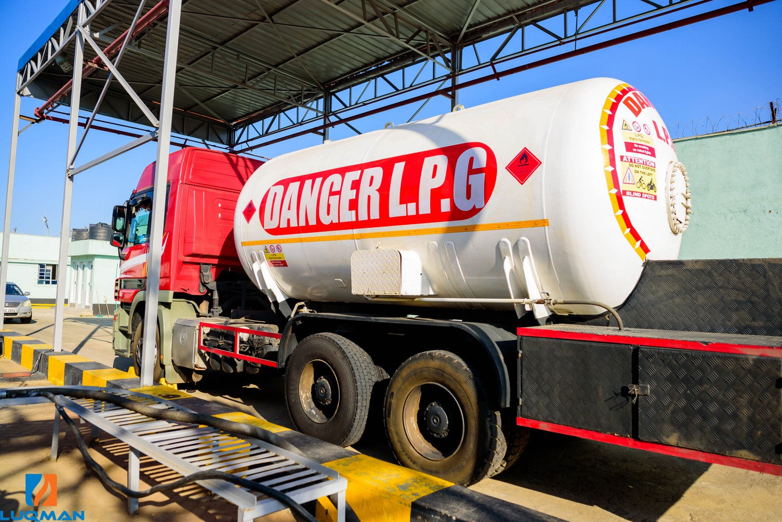 Bulk Gas Bobtail Truck